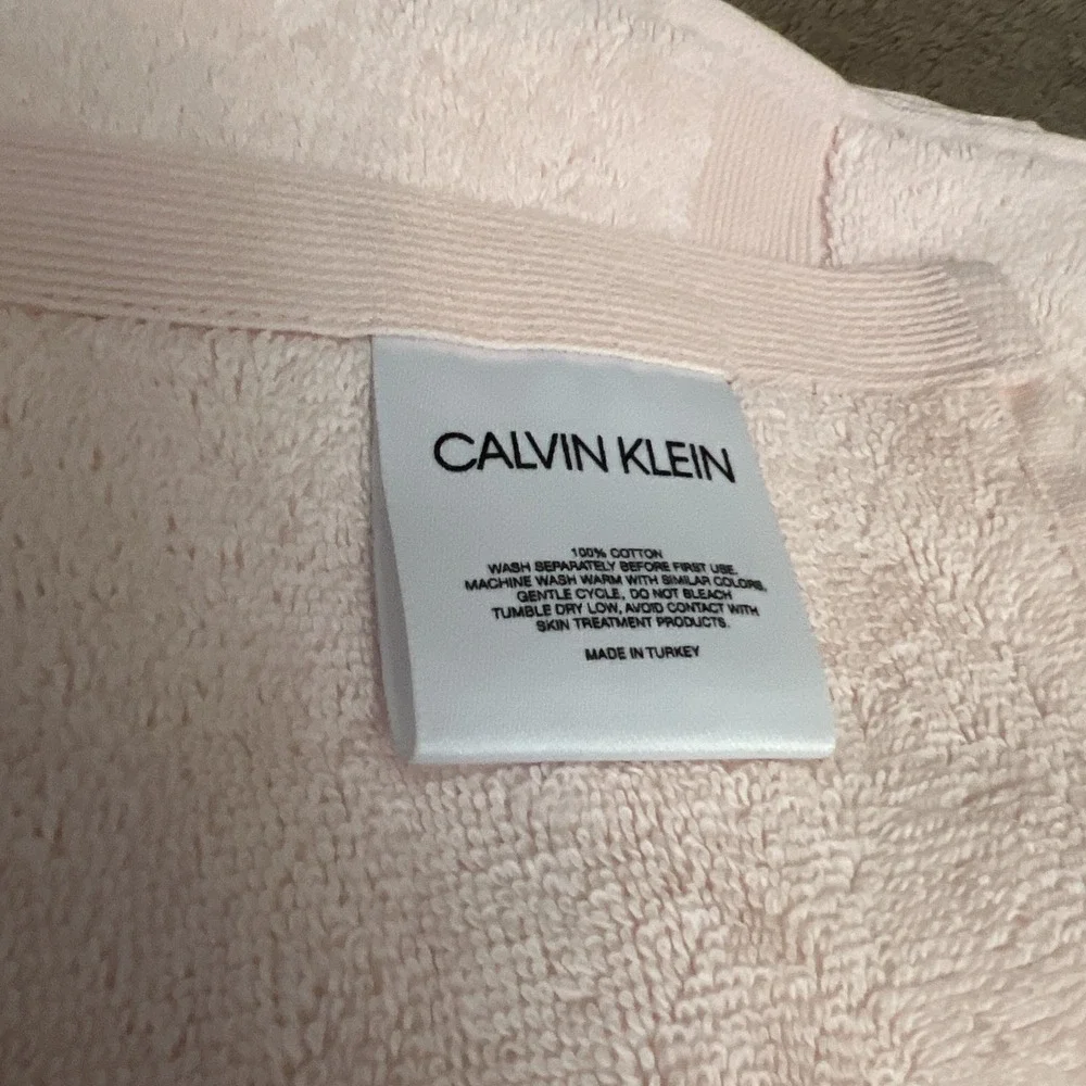 Calvin Klein Light Pink 4-Piece Towel Set Bath Sheet 100% Cotton